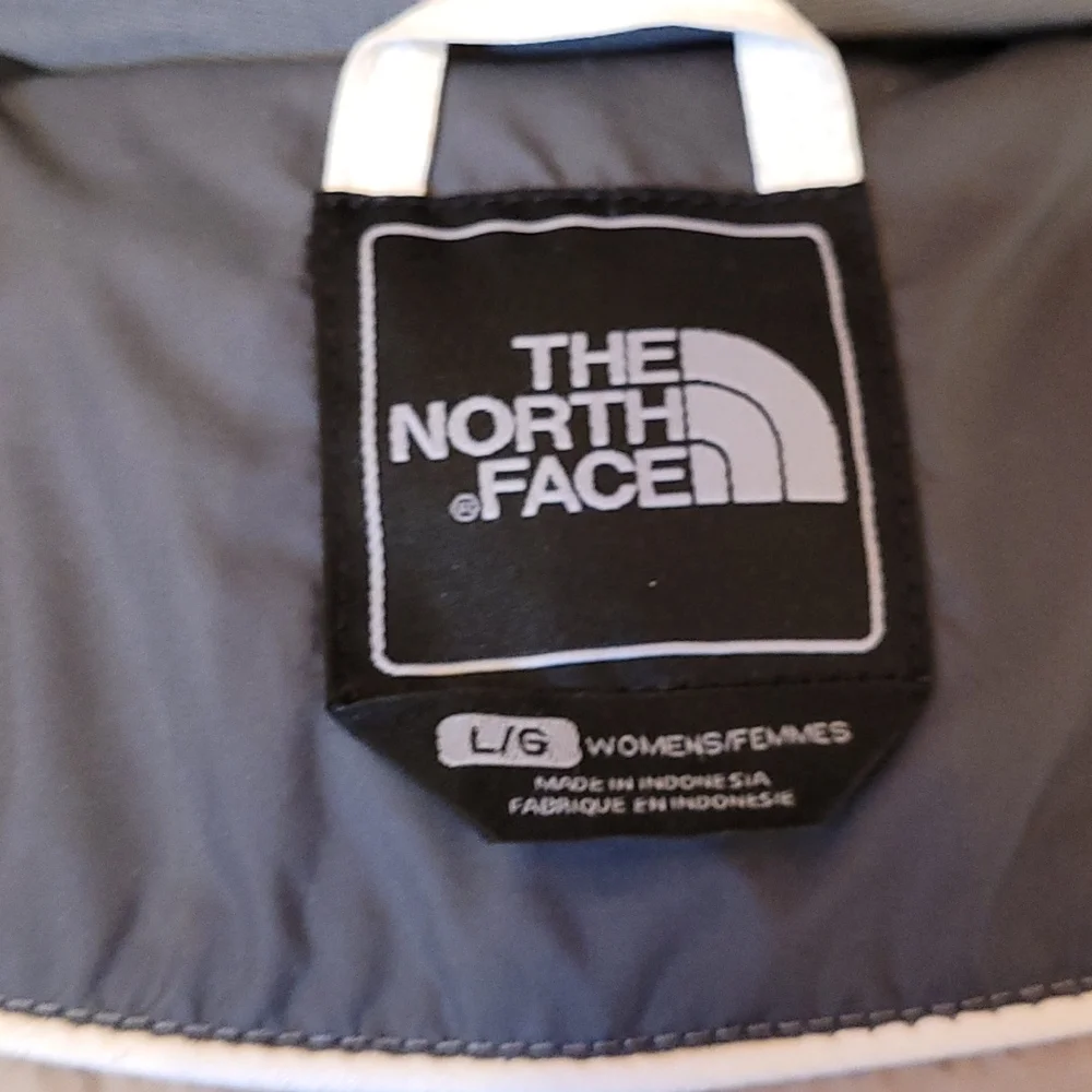 THE NORTH FACE white puffer ski jacket with belt - Picture 6 of 9